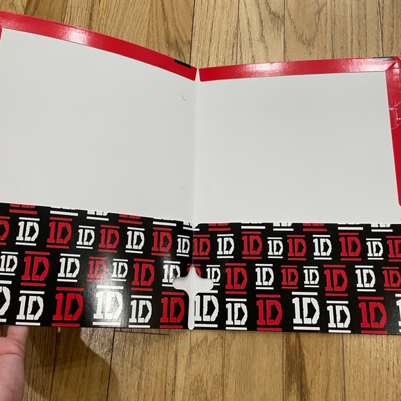 One Direction folder - Picture 2 of 3